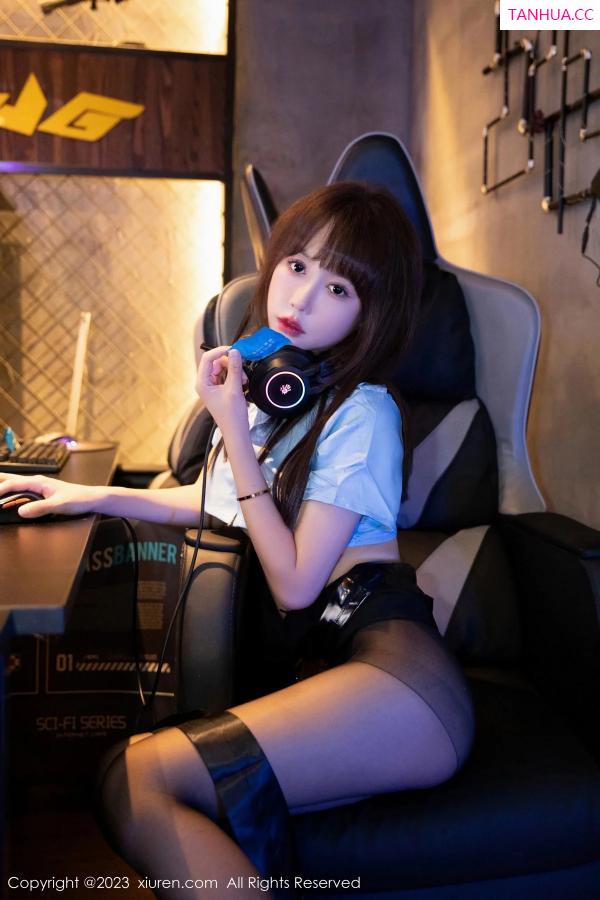   [XiuRen]高清写真图 2023.12.15 No.7816 夏Yao 黑丝短裙第46张图片